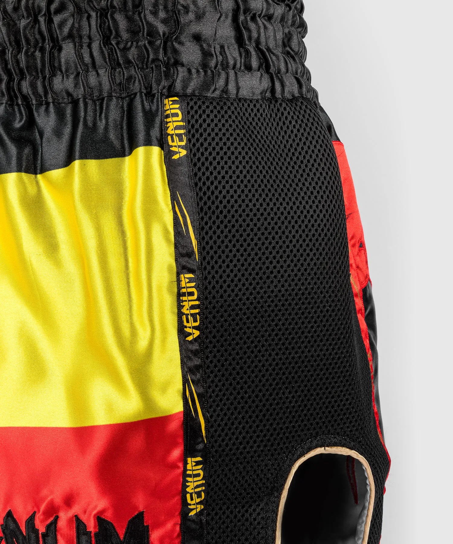Venum Giant Muay Thai shorts - Black/Yellow/Red